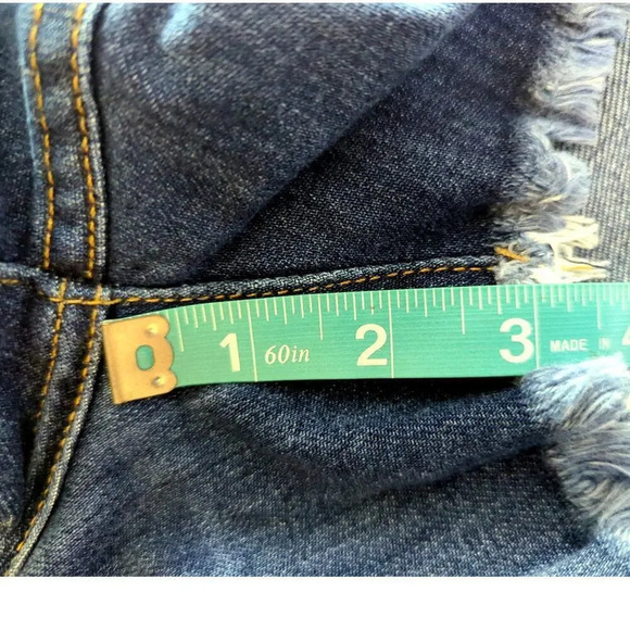 Just Black Frayed Hem Denim Medium Wash Shorts  Size 32 - Picture 12 of 12